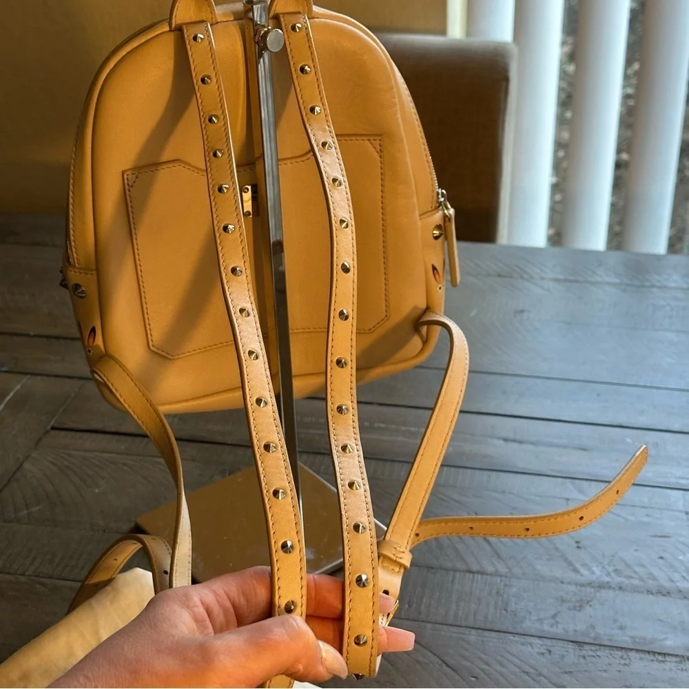 💎MCM RARE LAMBSKIN STAR EYED BUNNY MINI BACKPACK/MINT CONDITION 💎